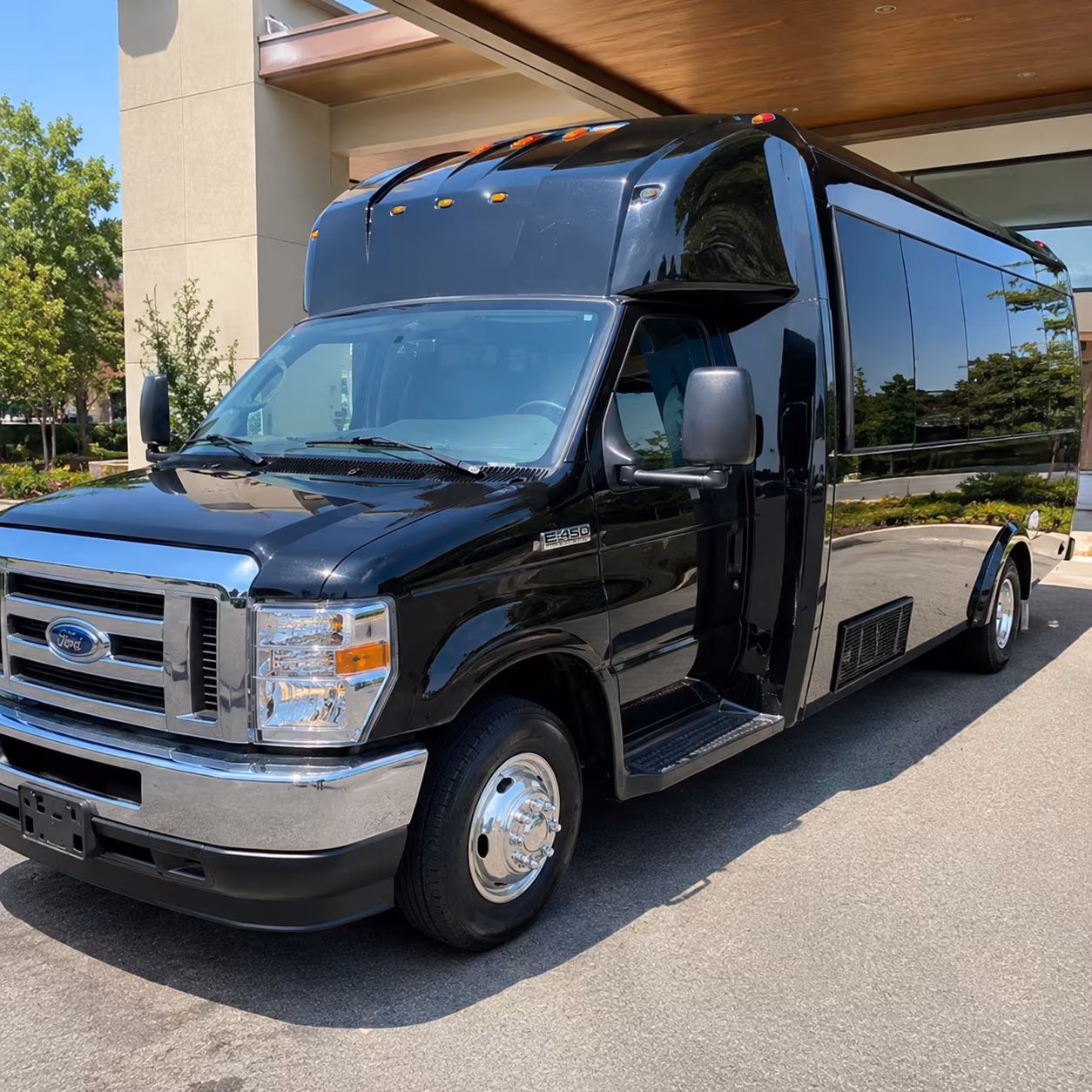 Sacramento Winery Tour & Pub Crawl Transportation
